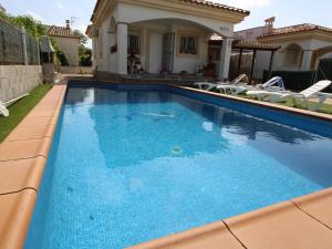 Bazén v ubytovaní Casa cerca del mar con piscina privada, wifi, aire opcional, mascotas bienvenidas, playa para perros. - ES-184-55 alebo v jeho blízkosti