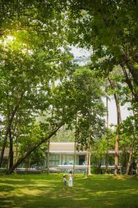 Zahrada ubytování Avani Plus Khao Lak Resort