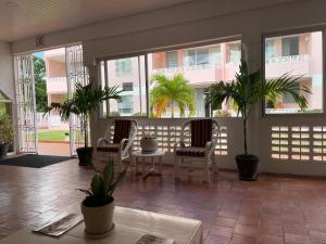 Гостиная зона в The Monteray Hotel