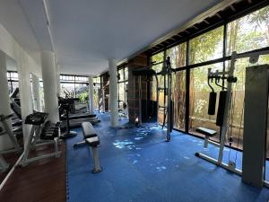 Fitness centrum a/nebo fitness zařízení v ubytování Navatara Phuket Resort