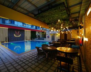 Bazén v ubytování The Marison Hotel nebo v jeho okolí