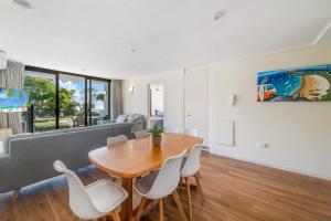 Area soggiorno di Windward 4, 3 bedroom unit ocean front