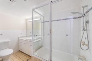 Bagno di Windward 4, 3 bedroom unit ocean front