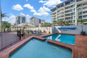 Bazén v ubytování Windward 4, 3 bedroom unit ocean front nebo v jeho okolí