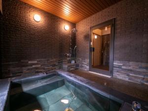 Piscine de l'établissement Yumotoan Kiyohime ou située à proximité