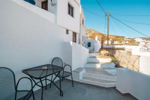 Gallery image of Karanti in Serifos Chora +3 photos