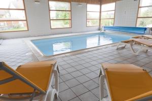 Bassein majutusasutuses Etoile des Neiges Hôtel et Piscine või selle lähedal