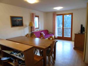 Телевизор и/или развлекательный центр в Résidence Belvedere - 3 Pièces pour 8 Personnes MAE-8874