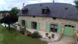 Το κτήριο όπου στεγάζεται  το διαμέρισμα