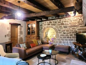 Χώρος καθιστικού στο Gîte de France Les 7 sources 3 épis - Gîte de France 4 personnes MAE-9154 +22 φωτογραφίες