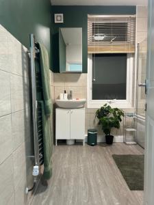 ห้องน้ำของ Glenthorpe House - Modern 3 Bedroom House Near City Centre