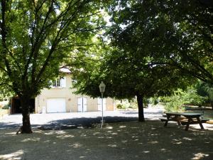 Κήπος έξω από το Gîte de France Le clos de l'etang 2 épis - Gîte de France 3 personnes MAE-9004