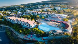 Bazén v ubytování Akoya Hotel & Spa nebo v jeho okolí