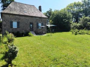 Κήπος έξω από το Gîte de France La maisonnette 2 épis - Gîte de France 2 personnes MAE-9764