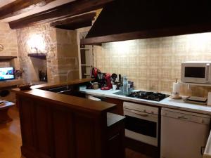 Saint-RobertにあるGîte de France Le colibri 2 épis - Gîte de France 6 personnes MAE-9894のギャラリーの写真