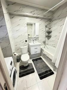 Phòng tắm tại Cozy studio in the best area! 10