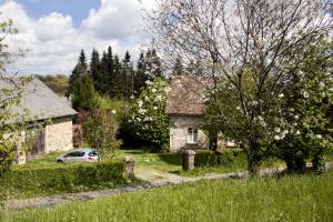 Κήπος έξω από το Gîte de France Chez yvette 3 épis - Gîte de France 6 personnes MAE-0204