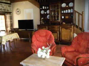 Gallery image of Gîte de France La bachellerie 2 épis - Gîte de France 5 personnes MAE-0264 in Le Coudert +25 photos