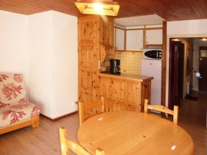 Η κουζίνα ή μικρή κουζίνα στο Résidence L'horizon - Résidence L'Horizon en coeur de station. MAE-0574