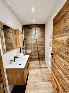 Koupelna v ubytování La Brimbelle - Hypercentre rue piétonne + 12 fotografií