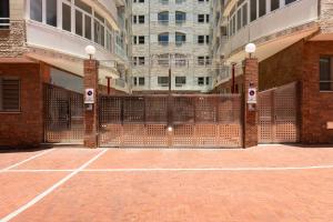 Tenis alebo squash v ubytovaní Canteras Sport Beach by Canariasgetaway alebo jeho okolí
