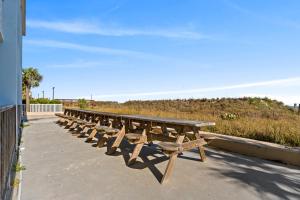 Balcone o terrazza di Blue Mist Villas Unit 301 is a 3rd Floor Oceanfront Condo in Cherry Grove NMB