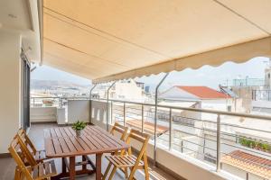 Balkón nebo terasa v ubytování Comfort 1BR apt with amazing balcony at Piraeus