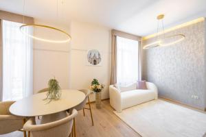 Luxurious Central Apartment w/ a Stunning View to the Basilica 1065 Budapest, 1 Révay köz kép - 2