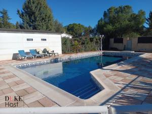Swimming pool sa o malapit sa Villa Nuevo Baztan