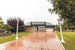 Gallery image of Villa Nuevo Baztan in Nuevo Baztán +39 photos