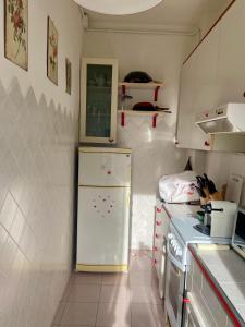 A cozinha ou cozinha compacta de RCF Arena Campovolo RE