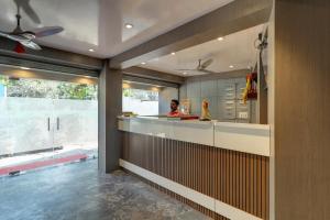 Dapur atau dapur kecil di Hotel Shree Residency Lodging & Boarding
