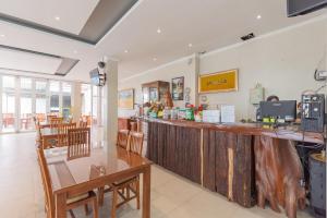Nápoje v ubytování Urbanview Resort Botol Cisarua Puncak Bogor