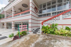 Tòa nhà nơi khách sạn tọa lạc