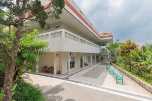 Ban công/sân hiên tại Urbanview Resort Botol Cisarua Puncak Bogor