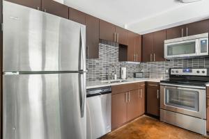 Una cocina o kitchenette en Blueground Bellevue gym rooftop wd nr park SEA-714