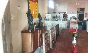 Riad & Restaurant Ocean Beach Douira的厨房或小厨房