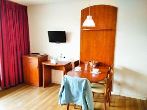 Televízia a/alebo spoločenská miestnosť v ubytovaní Résidence Pic Du Midi - Apt n°57 - Rez de Chaussée - Bâtiment Desman MAE-8774