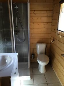 Ванная комната в Chalets Des Aiguilles - Chalets pour 8 Personnes 674