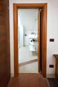 Koupelna v ubytování Cataneasy Rooms