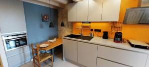 Köök või kööginurk majutusasutuses Résidence Means - 2 Pièces pour 3 Personnes 984