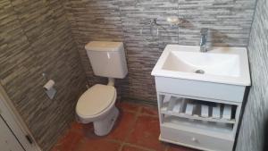 Ένα μπάνιο στο Quinta barrio cerrado pileta tranquilidad naturaleza +11 φωτογραφίες