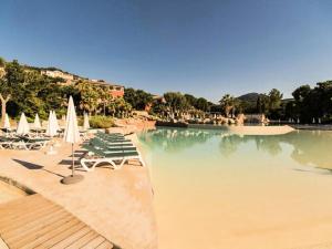 Bazén v ubytování Les Bastides aux Restanques du Golfe de St Tropez - Maeva Home - Bastide avec 69 nebo v jeho okolí