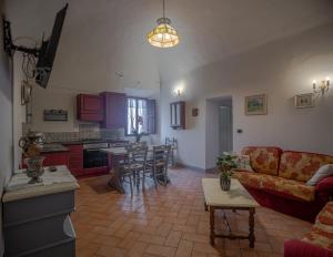 Kuchyň nebo kuchyňský kout v ubytování Casa il Castello