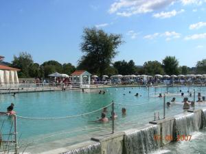 Bazén v ubytování Hotel Poggio Bertino nebo v jeho okolí