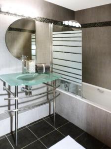 Kúpeľňa v ubytovaní Résidence Les Fermes Du Planet - 4 Pièces pour 8 Personnes 94