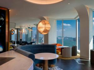 Ruang duduk di Mondrian Hong Kong