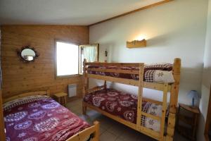 Postel nebo postele na pokoji v ubytování Chalet De Cassiopee - Demi chalet dans un cadre exceptionnel a côté des pistes MAE-2944