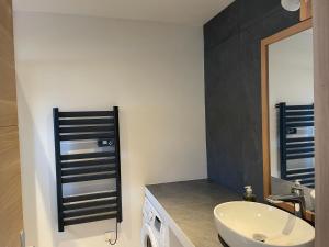 Koupelna v ubytování Magnifique vue mer dans une résidence avec piscine