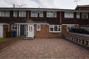 4-bedroom mid-terraced house